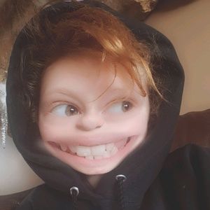 Meet your Posher, Ella